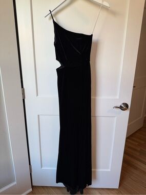 Jump Apparel black one shoulder velvet maxi dress with slit